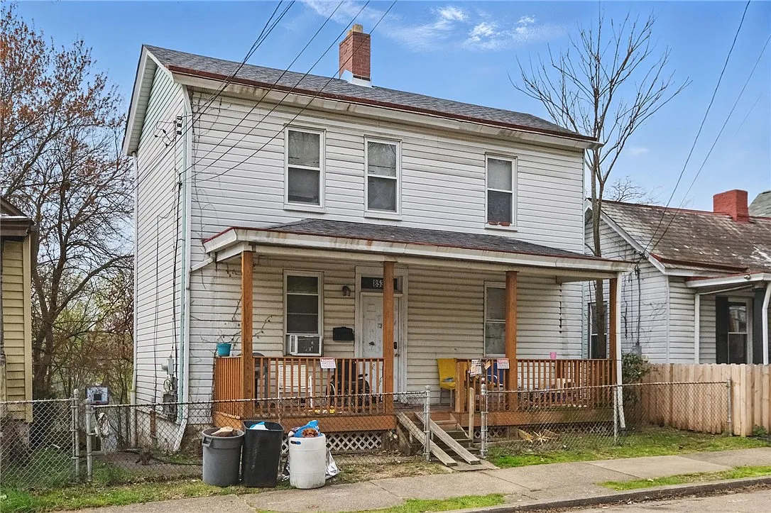 853 Railroad St photo 1
