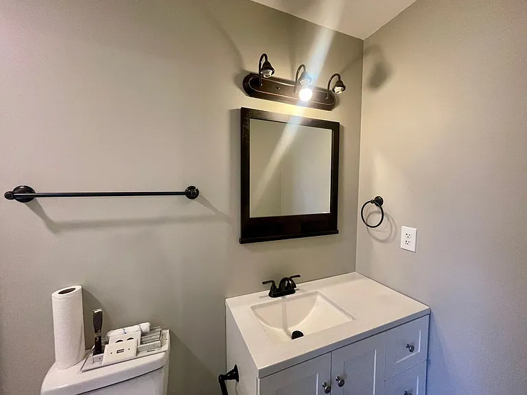 728 Sherman Dr — Photo 12