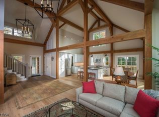 7 Sussex St, Hopatcong, NJ 07860