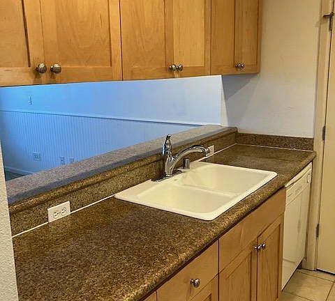 4th image of 611 Highland Dr APT 102