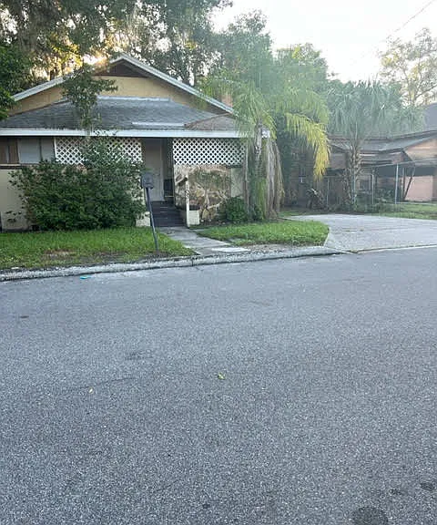 1031 N Florence Ave — Photo 19