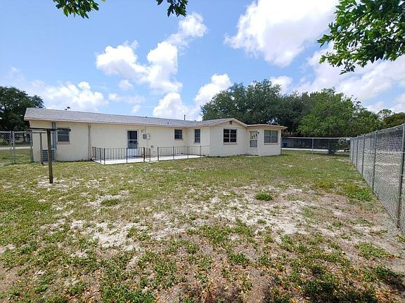 3rd image of 5050 Essex Ln