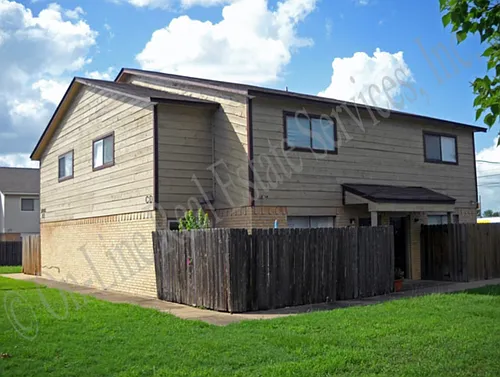 1805 Treehouse Trl #D Photo 1
