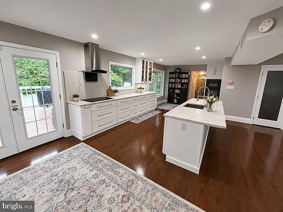 2nd image of 1639 Winding Waye Ln