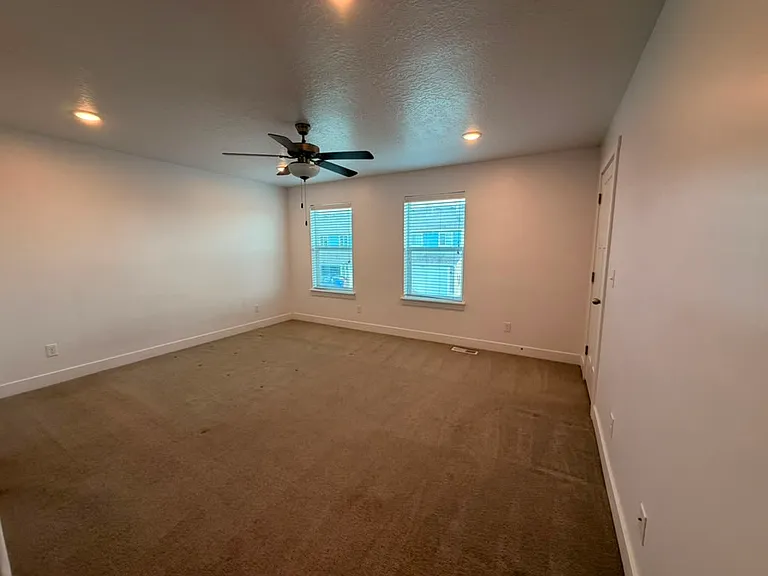 1674 E Talon Way — Photo 6