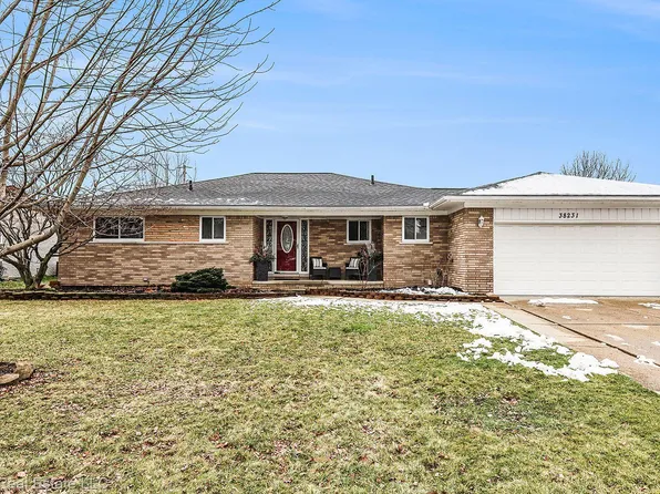 38231 Santa Barbara St, Clinton Township, MI 48036