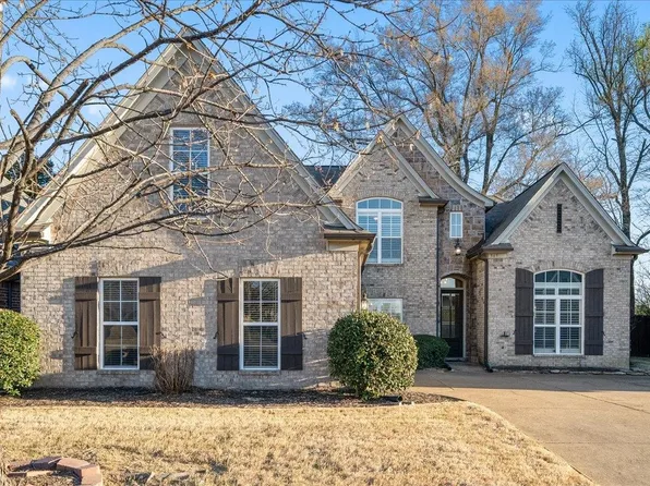 565 Cherokee Cir, Oakland, TN 38060