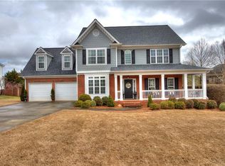 74 Colonial Cir, Cartersville, GA 30120