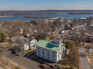 33 Prospect St, Essex, CT 06426