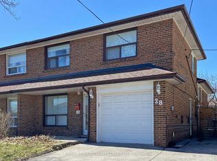 28 Peterson Dr, Toronto, ON M9M 1X1