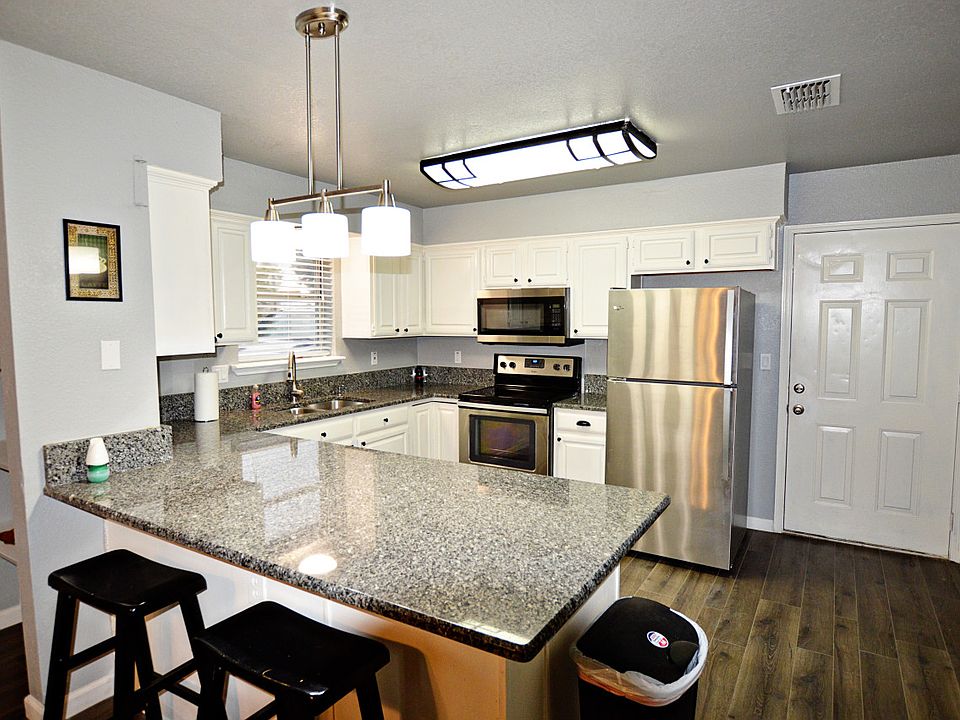 1st image of 4609 Lake Hill Dr