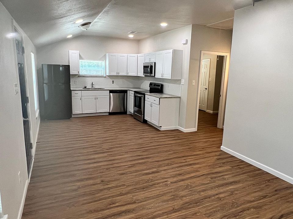 1st image of 616 NE 6th Ave