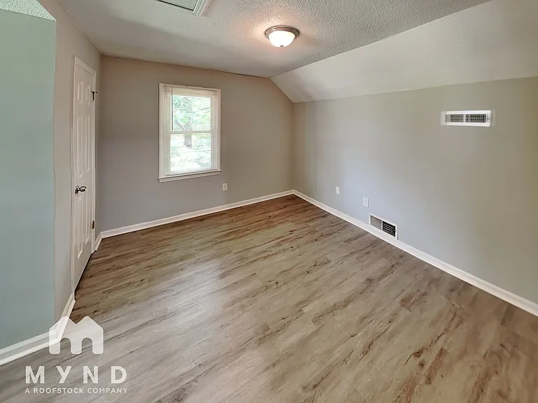 112 Pineview Ct — Photo 13