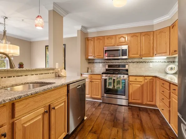 121 Revere St #G, Canton, MA 02021