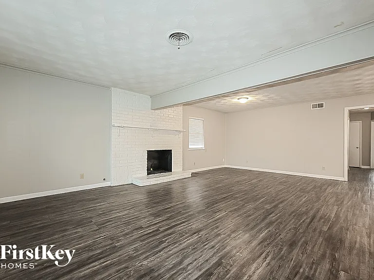 3825 Tolbert St — Photo 2