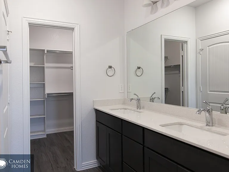 205 Jardim Ln — Photo 7