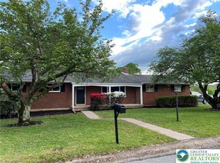 17 Hillside Dr, Coopersburg, PA