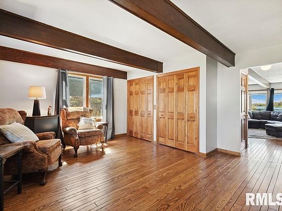 3rd image of 114 Glenview Ct