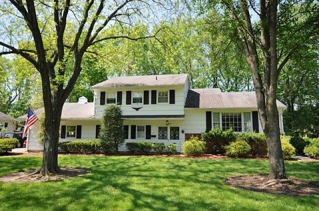 2nd image of 9 Wilson Ave W