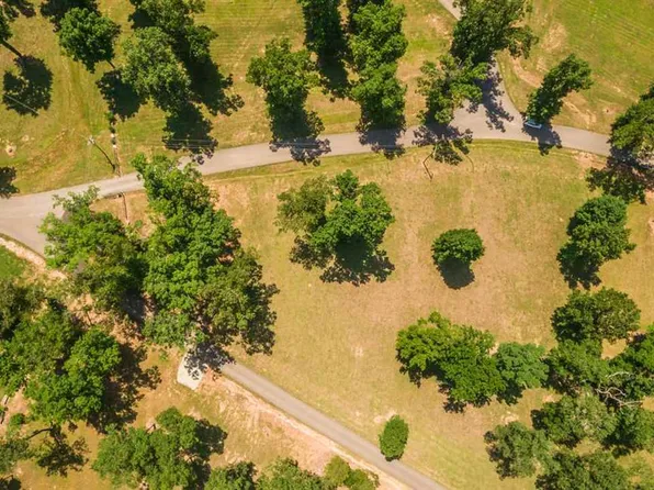 Bradley Ln, Bath Springs, TN 38311