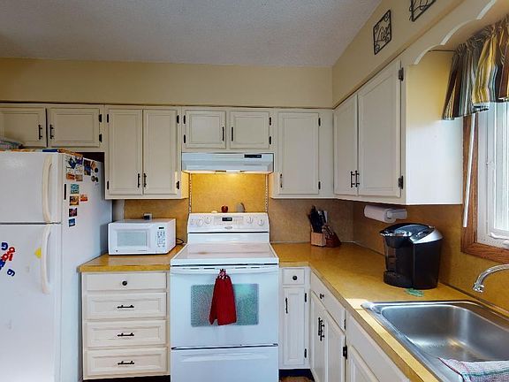 4th image of 312 4th St NW
