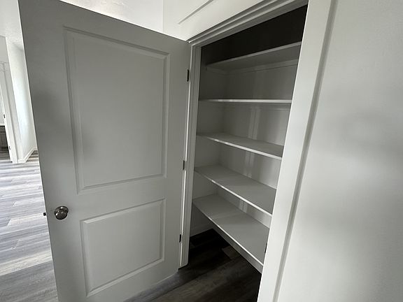4th image of 4098H Williams St #1