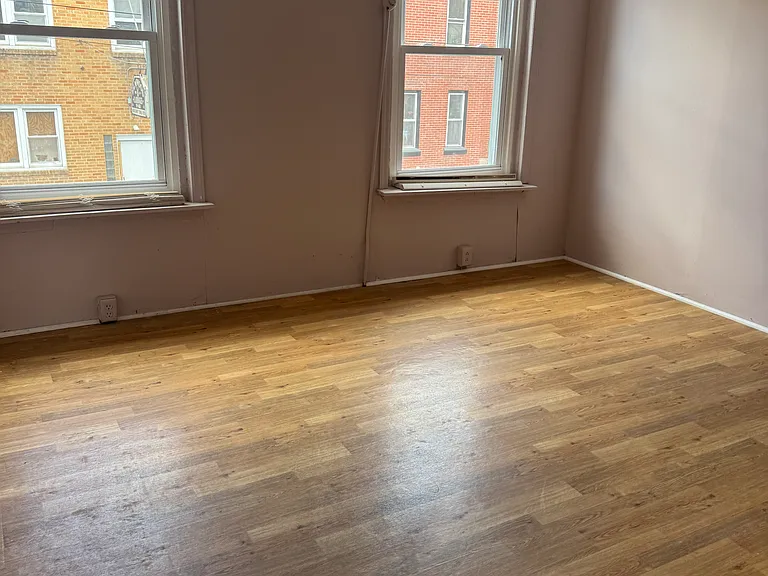 1032 Green St — Photo 3