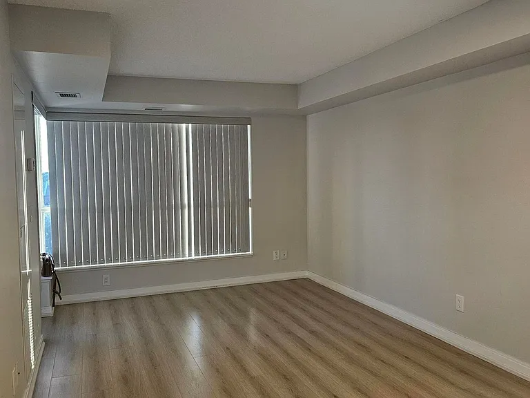 151 Village Green Sq #506 — Photo 7