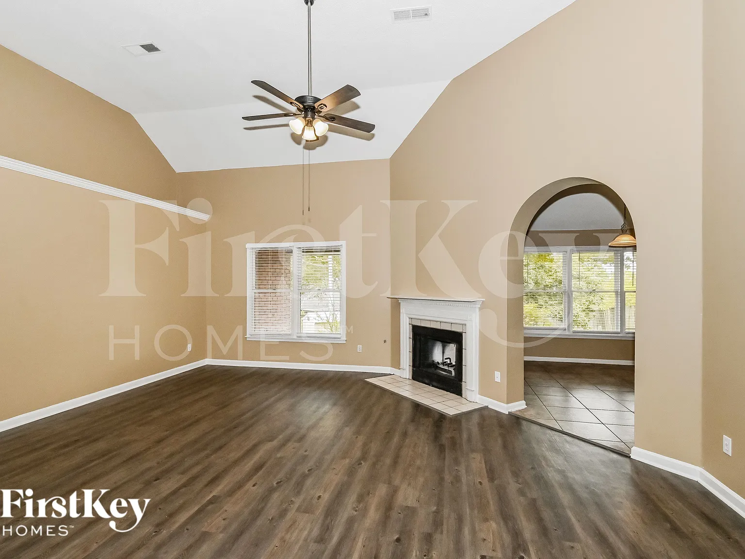 3 bed, 2.0 bath, 2165 sqft, $1,755 — Photo 3