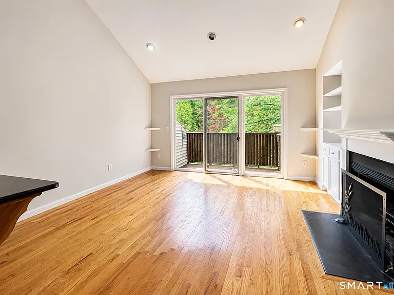 51 Old Kings Hwy #16 — Photo 5