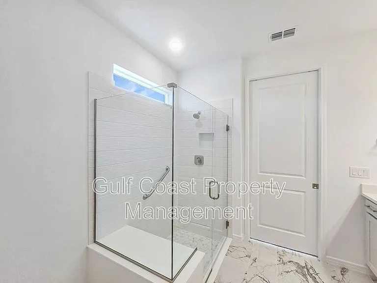 11224 Shoreline Trl — Photo 13
