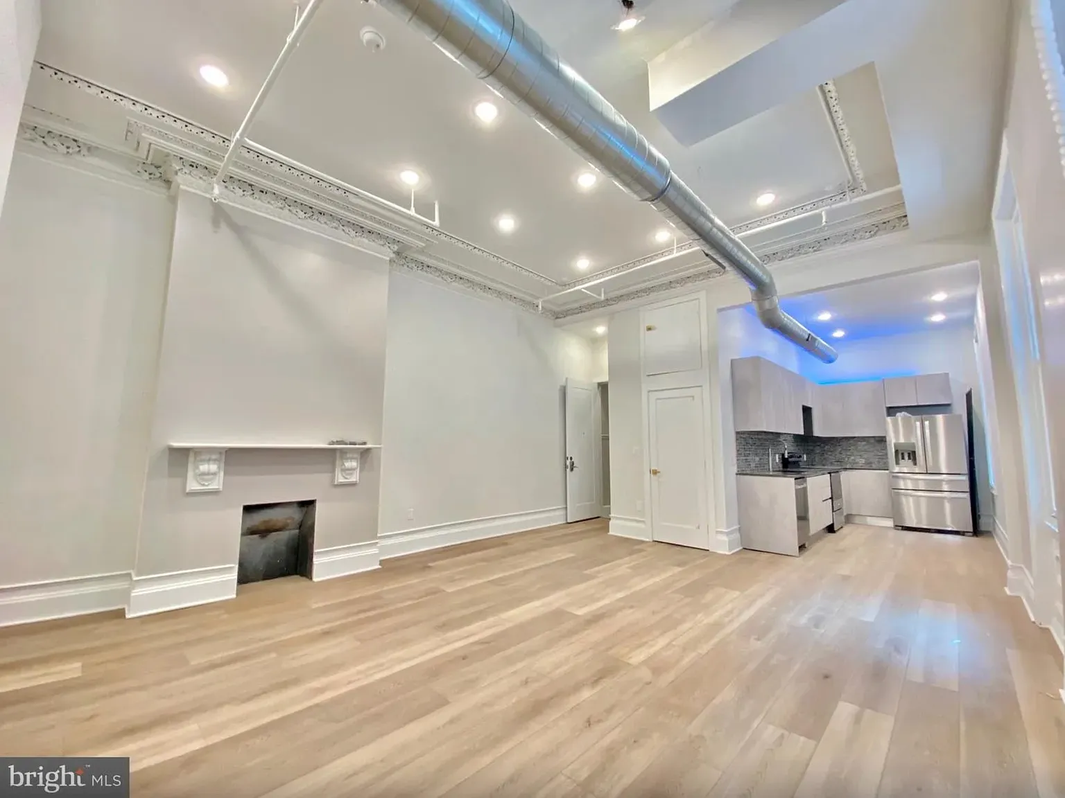 2 bed, 1125 sqft, $4,150 — Photo 1