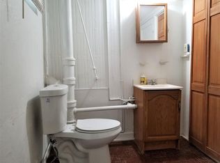 806 Maplewood Ave #1W, Takoma Park, MD 20912