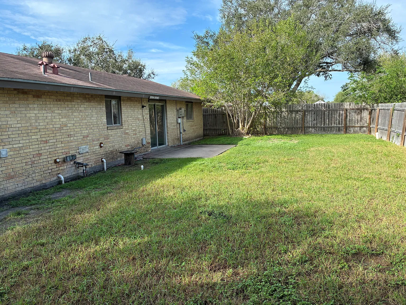 3 bed, 1130 sqft, $1,800 — Photo 2