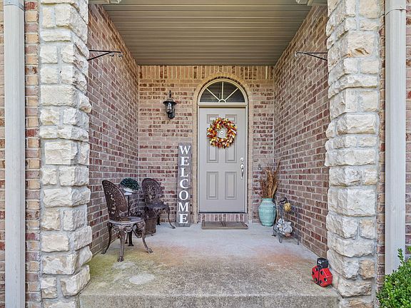 3rd image of 152 Dry Creek Lane