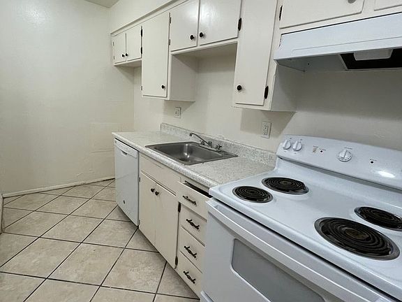 3rd image of 310 N Orange Ave #11