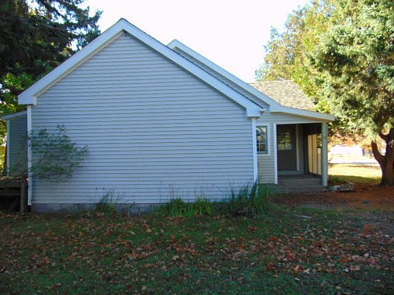 3rd image of 205 W Avenue D