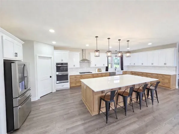 24218 NE 136th St, Excelsior Springs, MO 64024