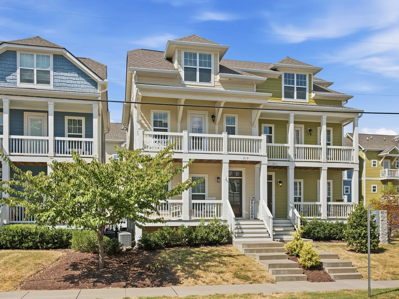 3 bed, 3.0 bath, 1655 sqft, $2,400 — Photo 3