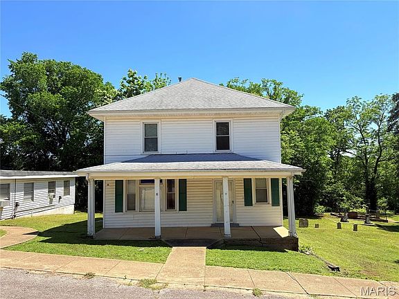 3rd image of 212 East St