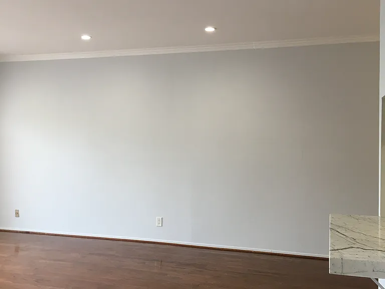 612 S Barrington Ave — Photo 9