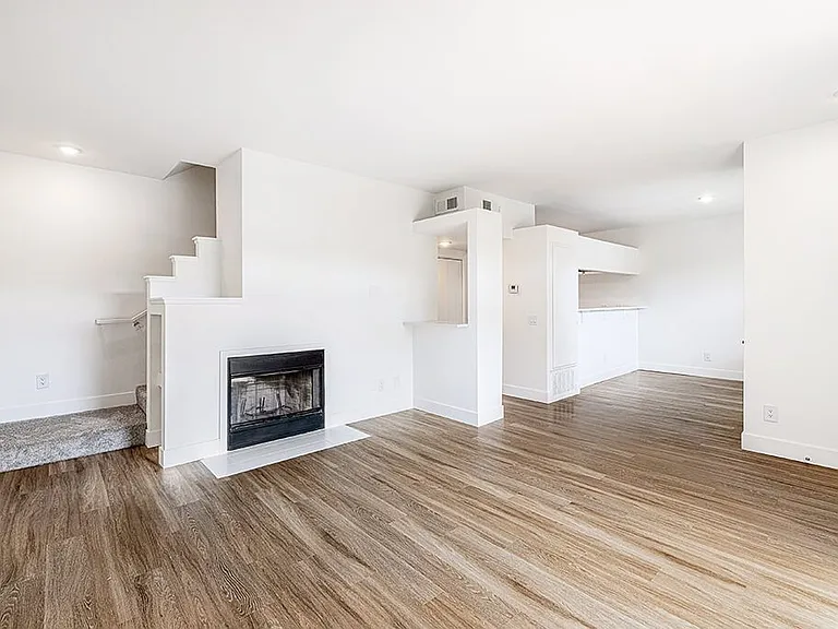 Marquessa Villas Apartments and Townhomes — Photo 11