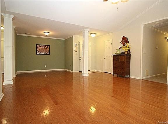 5th image of 7944 King Arthurs Ct