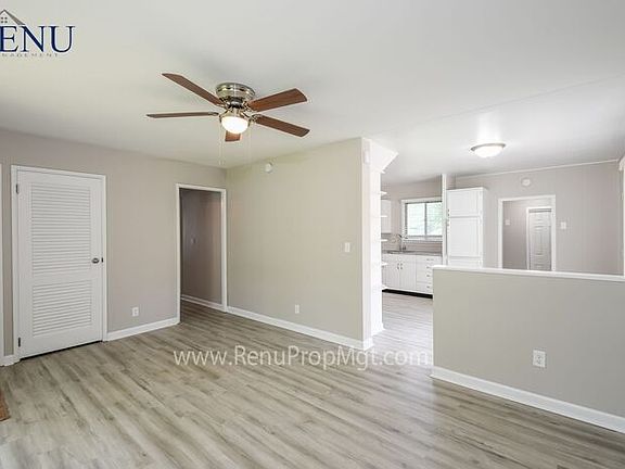 2nd image of 410 W Janet Dr