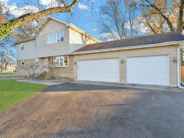 7435 W 74th St, Bridgeview, IL 60455