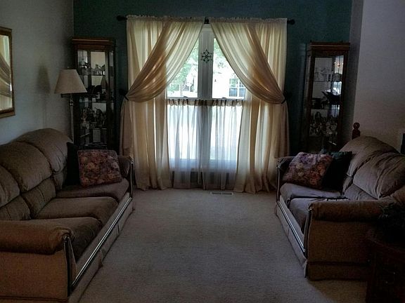 Spacious living room