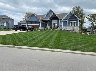 103 Grand Prairie Cir, Lake Winnebago, MO 64034