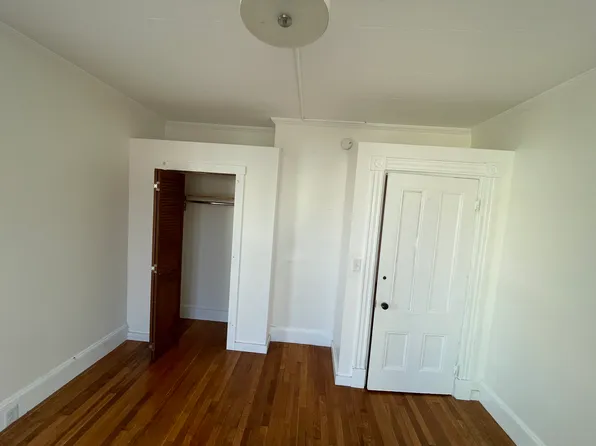 31 Crescent St #101, Biddeford, ME 04005