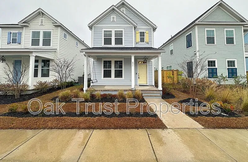 3 bed, 2.5 bath, 1800 sqft, $2,650 — Photo 1