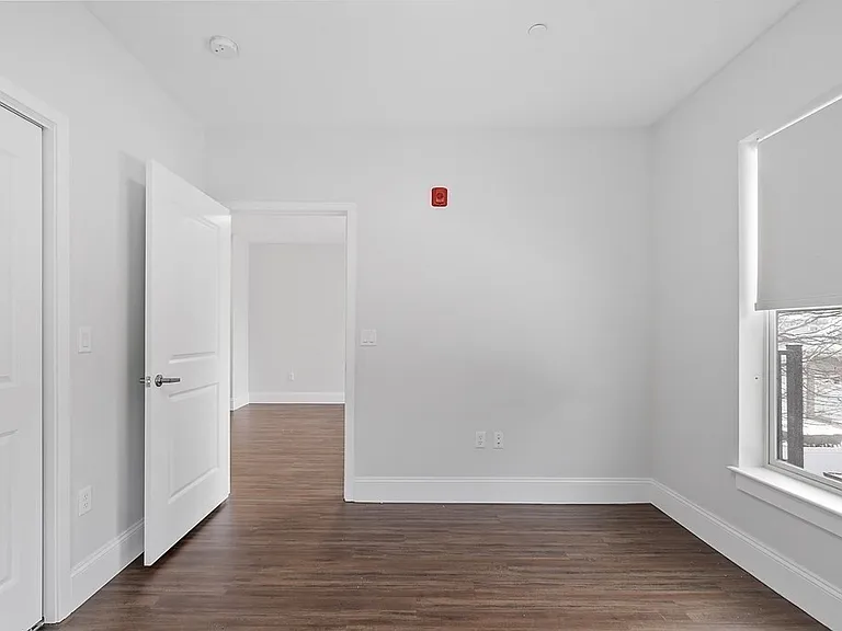 205 Maverick St #201 — Photo 21